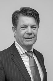 Photo of Chris Harnett Photo of Chris Harnett